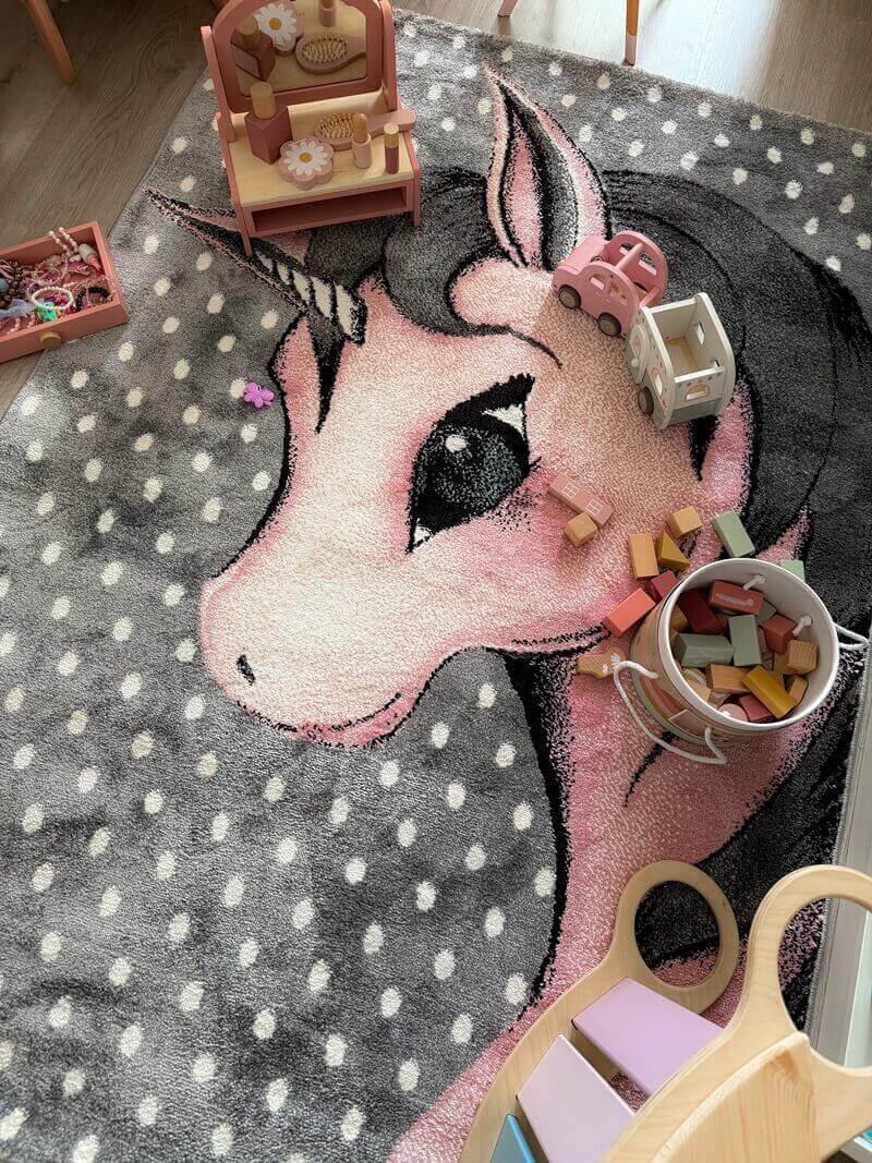 Moderní dětský koberec